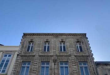 Location bureaux - Proche Tram D et Bus 23
