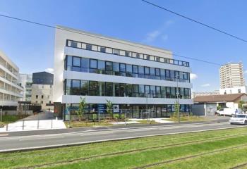 Location bureaux - Proche Tramway Champs de Course et Leclerc  au Bouscat - 33110