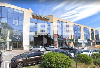 Location bureaux - Proche autoroute A8 et transports en commun  au Cannet - 06110