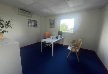 Location bureaux - Proche tram et zone du Phare de Mérignac  au Haillan - 33185
