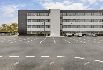 Location bureaux - Proche tramway, rocade et aéroport  au Haillan - 33185
