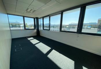 Location bureaux - Proche Tram A et Rocade  au Haillan - 33185