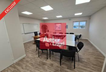 Location bureaux - Proche D39, RD 306 et A5  au Mée-sur-Seine - 77350