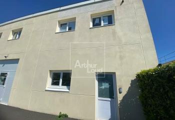 Location bureaux - Proche autoroute A5 et gare RER D  au Mée-sur-Seine - 77350
