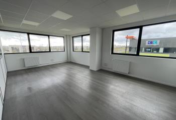 Location de bureaux avec une excellente visibilité  au Vieil-Évreux - 27930