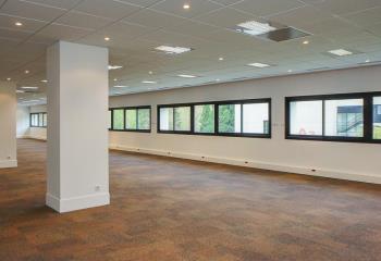 Location bureaux - Proche RER B et Domaine de Saint-Paul