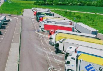 Location bureaux - Accès autoroute A23  à Lesquin - 59810