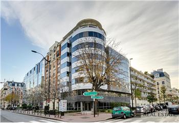 Location bureaux - Proche métro Anatole France