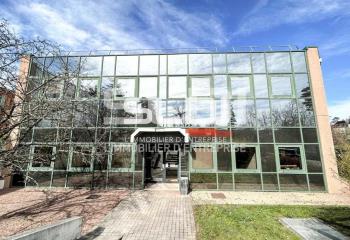 Location bureaux - Parc arboré, proche bus  à Limonest - 69760