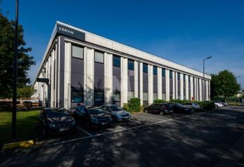 Location bureaux en façade de l'autoroute A6  à Lisses - 91090