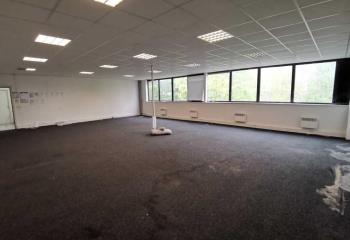 Location bureaux - Proche autoroute A6 et RER D  à Lisses - 91090