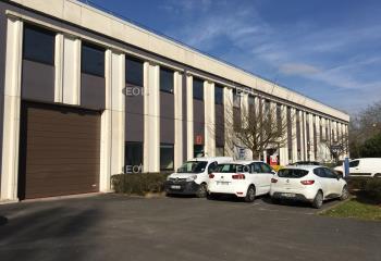 Location bureaux dans une zone tertiaire  à Lisses - 91090