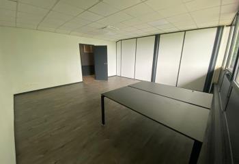 Bureaux à louer proche A4 -  à Lognes - 77185