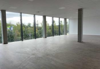 Location de bureaux en zone tertiaire proche Amiens à  à Longueau - 80330