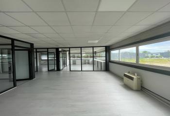 Location bureaux - Proche Tram A et Rocade extérieure