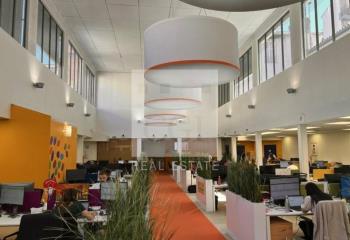 Location bureaux - Proche gare Perrache, métro, tram et autoroutes  à Lyon 2 - 69002