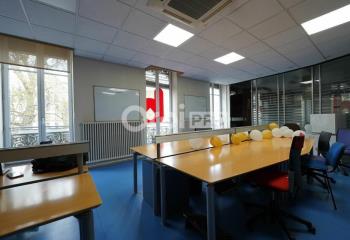 Location bureaux - Proche A6, A7, Métro A et D, Tram T1  à Lyon 2 - 69002