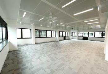 Location bureaux - Confluence, proche A6, tramway et gare Perrache  à Lyon 2 - 69002