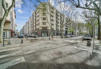 Location bureaux, proche tram et bus, immeuble BBC  à Lyon 2 - 69002