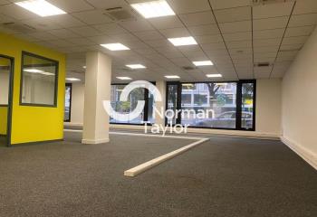 Location bureaux - Proche gare Part-Dieu, métro et bus  à Lyon 3 - 69003