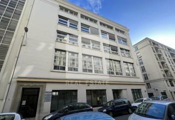 Location bureaux - Proche métro B, D et tram T1  à Lyon 3 - 69003