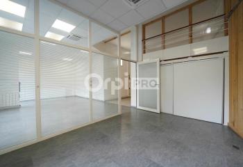 Location bureaux - Centre-ville, bus C7, métro D  à Lyon 3 - 69003