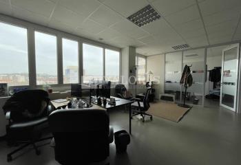 Location bureaux - Proche Part-Dieu, métro, tram et gare  à Lyon 3 - 69003