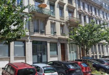Location bureau - Proche préfecture, métro, tramway et bus  à Lyon 3 - 69003