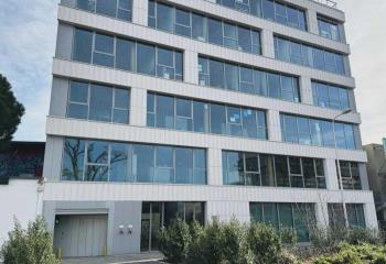 Location bureaux - Proche métro, tramway, TGV et aéroport  à Lyon 7 - 69007