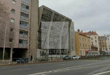 Location bureaux - Proche périphérique, tram T4 et métro D  à Lyon 7 - 69007