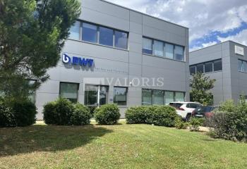 Location bureaux - Proche A7, bus et futur tramway T10
