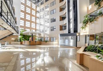Location bureaux - Proche Tram T2, T4 et Métro D  à Lyon 8 - 69008