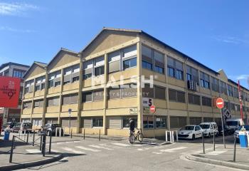 Bureaux à louer - Proche métro Gorge de Loup, bus et autoroute A6  à Lyon 9 - 69009
