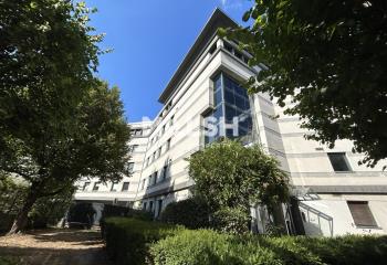 Location bureaux - Proche Gare de Vaise, métro et SNCF