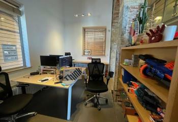 Location bureaux - Proche métro D et bus, quais de Saône  à Lyon 9 - 69009