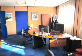 Bureaux à louer - bus à 150m - proche autoroute - site clos  à Marly - 59770