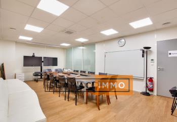Location bureau (13008) - 10 m²  à Marseille 8 - 13008
