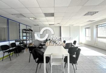 Location bureaux - Proche aéroport et autoroutes A709 et A9  à Mauguio - 34130