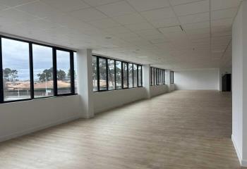 Location bureaux neufs - Proximité autoroute A63 et aéroport  à Mérignac - 33700