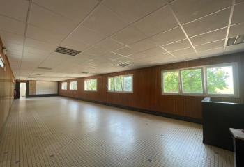 Location bureaux - Proche de la gare de Saint-Quentin  à Mesnil-Saint-Laurent - 02720