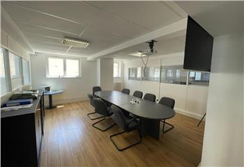 Bureaux à louer - Proche autoroute et commodités