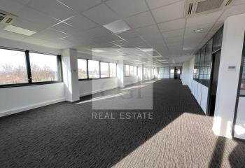 Location bureaux - Proche A432, bus, tram et Rhône Express  à Meyzieu - 69330