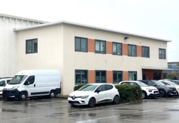Location de bureaux au coeur d'un parc arboré  à Meyzieu - 69330