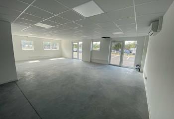 Location bureaux - Proche autoroute A63 et échangeur 23