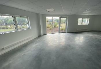 Location bureaux - Proche autoroute A63 et échangeur 23