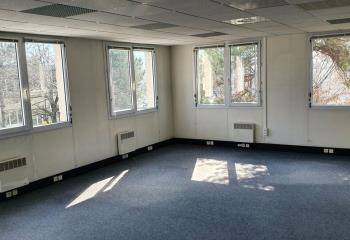 Location bureaux - Proche CENTR'ALP  à Moirans - 38430