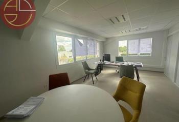 Bureaux à louer, proche autoroute, 10 places de parking  à Montauban - 82000