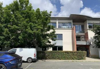Location bureaux - Proche autoroute A4 et RER Val d'Europe  à Montévrain - 77144