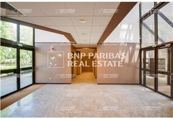 Location bureaux - Proche gare Saint-Quentin-en-Yvelines  à Montigny-le-Bretonneux - 78180