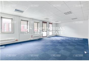 Bureaux à louer - Gare SNCF et RER Saint Quentin en Yvelines  à Montigny-le-Bretonneux - 78180